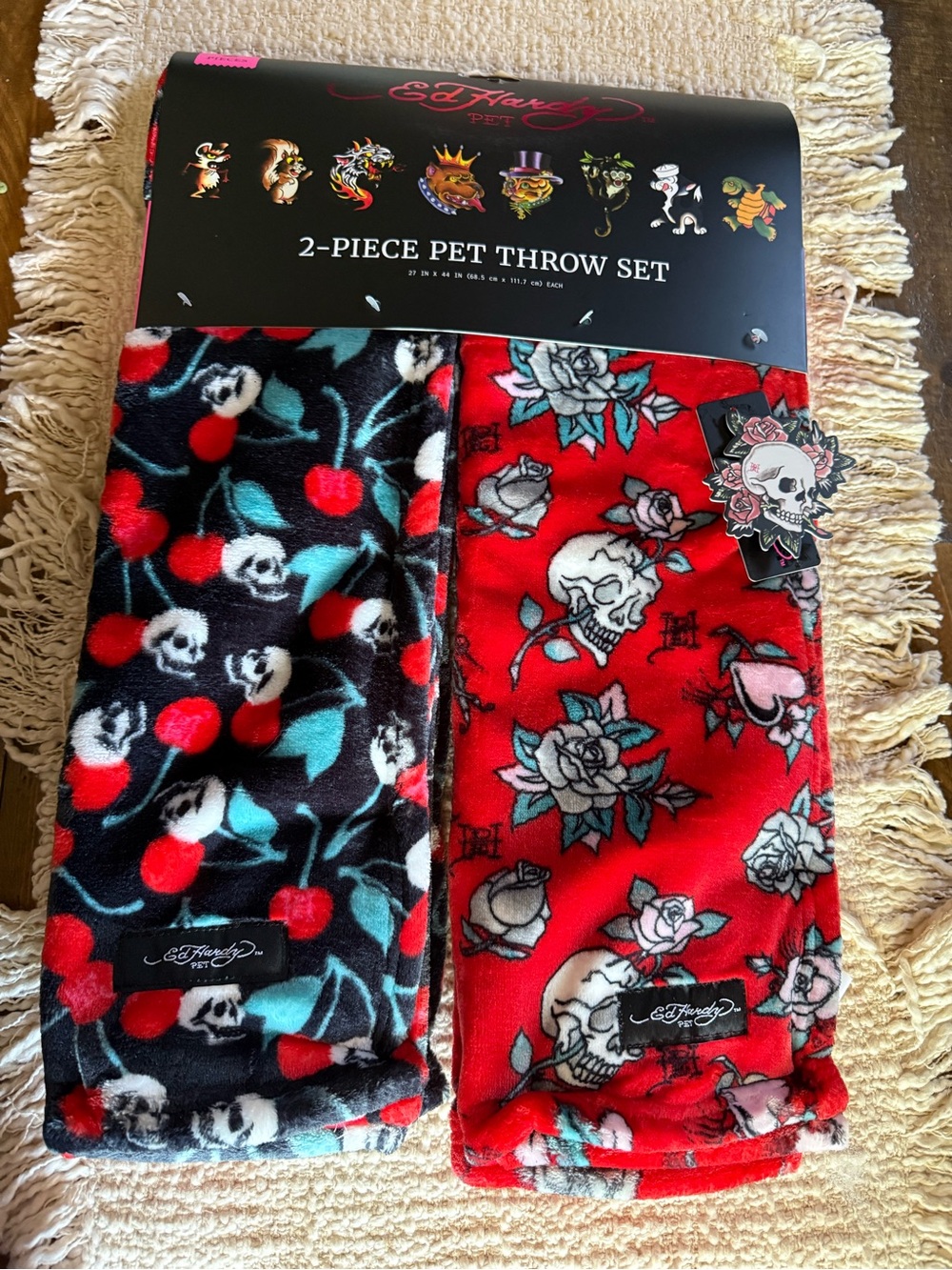 ED HARDY PET 2 Pc Pet Throw Set Skull Cherries 27x44